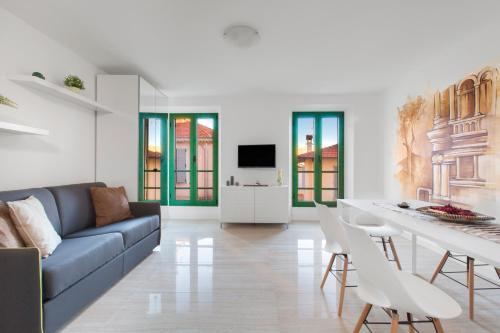 Et tv og/eller underholdning på Cannes Old Town Suites