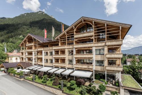 Nespecifikovaný výhled na hory nebo výhled na hory při pohledu z hotelu