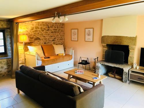 Ruang duduk di Gîte La Cassine Saint-Ceneri-le-Gerei