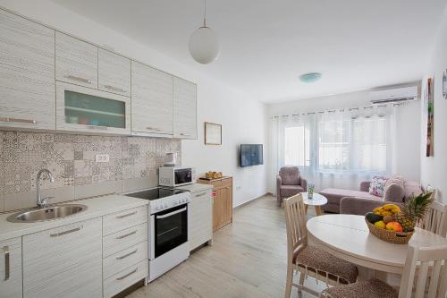 Η κουζίνα ή μικρή κουζίνα στο Apartment Kotor Bay