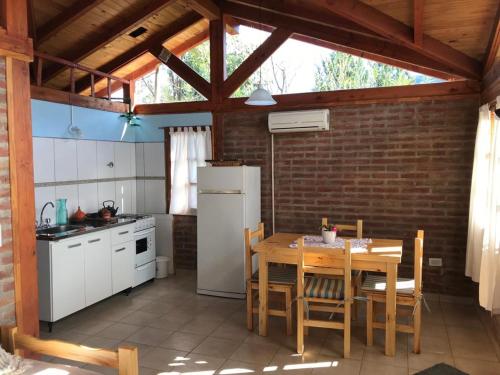 Η κουζίνα ή μικρή κουζίνα στο Cabañas del Alba