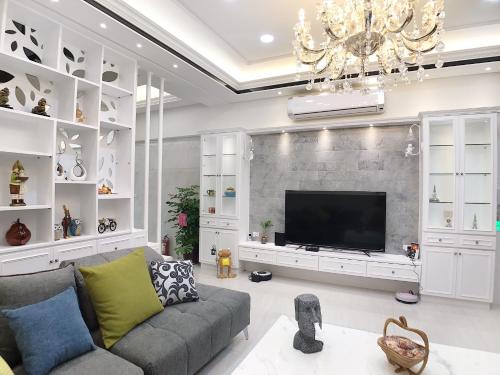 TV a/nebo společenská místnost v ubytování Lovi Time B&B