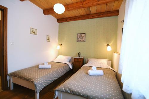 Un pat sau paturi într-o cameră la Holiday Home Ivana