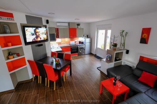 Kuchyň nebo kuchyňský kout v ubytování Ciprus Porta Apartmanok