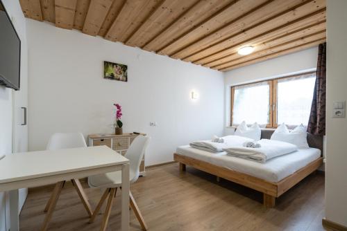 Zdjęcie z galerii obiektu Ferienwohnungen Sonnrain 13 w mieście Leogang