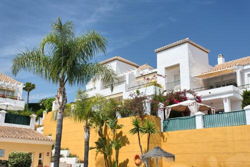 Senorio de Gonzaga Great 2 bedroom apartment with a lovely community pool in the heart of Nueva Andalucia