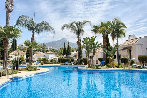 Senorio de Gonzaga Great 2 bedroom apartment with a lovely community pool in the heart of Nueva Andalucia
