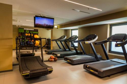 The Prime Energize Hotel & SPA - Algarveにあるフィットネスセンターまたはフィットネス設備