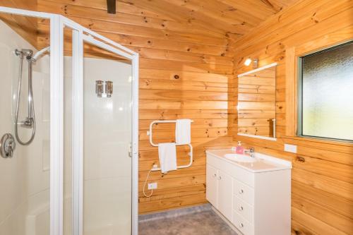 Ένα μπάνιο στο Paparoa Park Motel