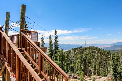 Gold Creek Condo 204 – Photos 2