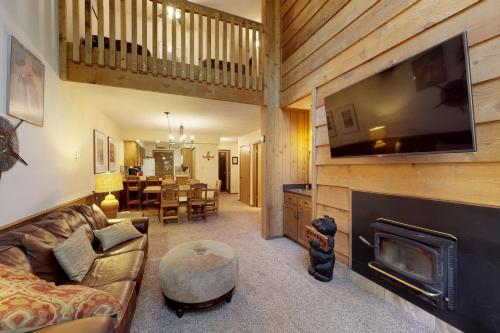 Gold Creek 306 – Photos 2