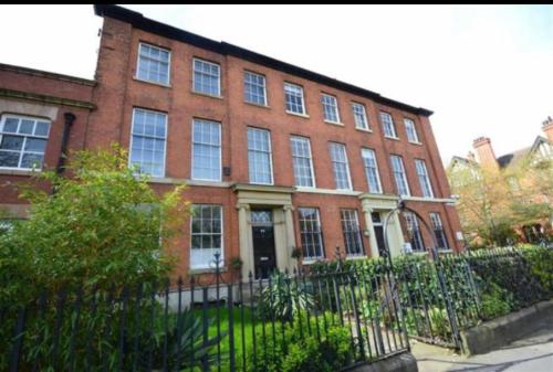The Exquisite Gem Of Manchester - Pet Friendly - Hot Tub