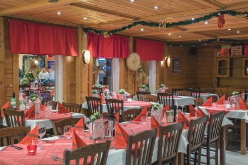 Restoran atau tempat makan lain di Harriniva Adventure Resort Cabins