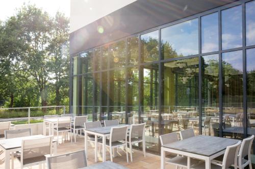 Ein Restaurant oder anderes Speiselokal in der Unterkunft aja Bad Saarow 