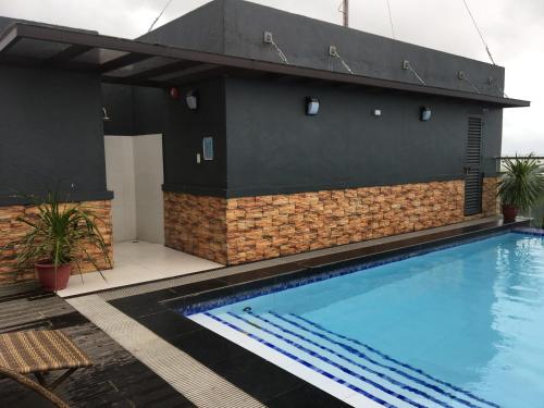 Bazén v ubytování Cityscape Residences 1102 nebo v jeho okolí