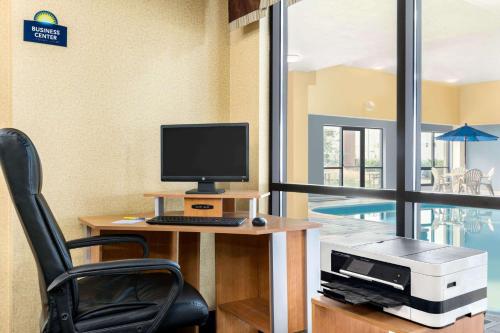 Gallery image of Days Inn by Wyndham Fargo - West Acres in Fargo