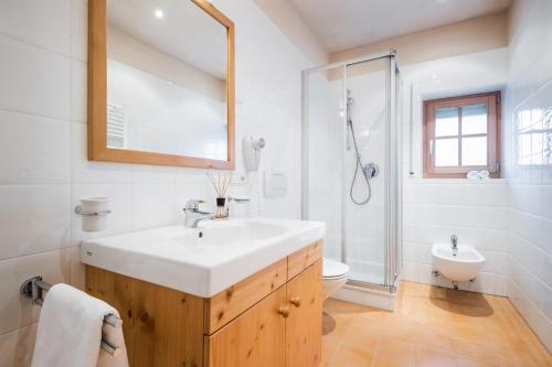 Ένα μπάνιο στο Dependance Hotel Mareo Dolomites