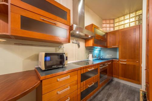 Küche/Küchenzeile in der Unterkunft DayFlat Apartments Khreschatyk