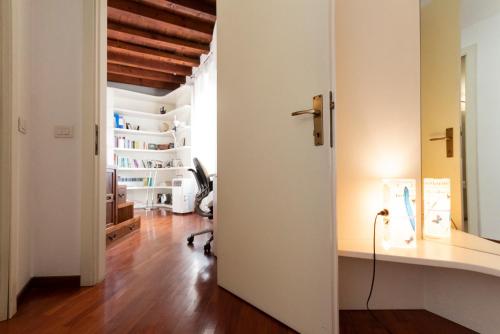 Fotografia z galérie ubytovania Anfiteatro Apartment in Brera v Miláne