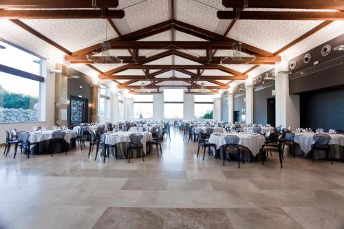 Gallery image of Hotel & Winery Señorío de Nevada in Villamena 