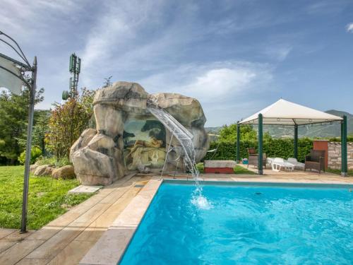 Piscina en o cerca de Family Cottage in Cagli with Pool