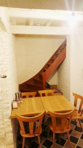 Фотография из галереи Romantic 16th century workers house в Генте
