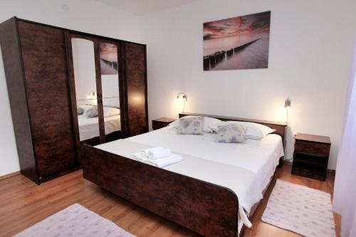 Apartman Tone