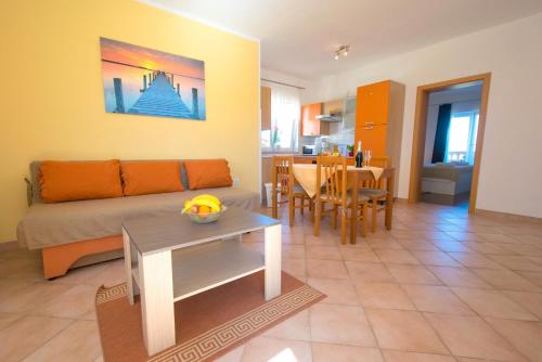 Fotografie z fotogalerie ubytování Apartments Mladenka v destinaci Malinska