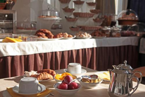 Jídlo v hotelu nebo okolí