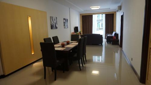 Imagen de la galería de Bernard Holiday Home 2 @ Boulevard Imperial Suite Kuching, en Kuching