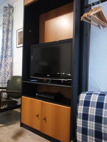 New Diamond XLarge City Center 300 Mbps Speed Wifi Studio