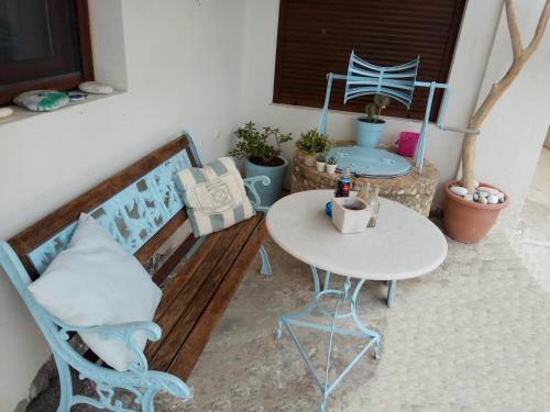 Gallery image of Naxos beach front house in Moutsoúna
