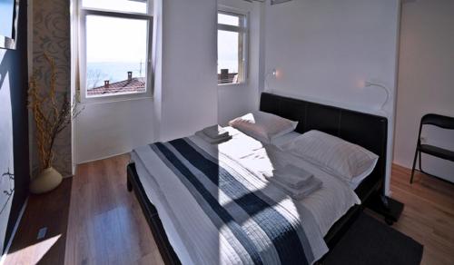 Aurora Apartment