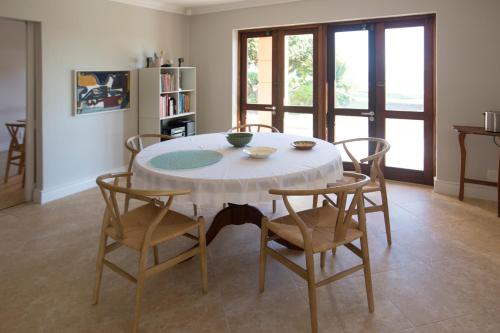 Ruang duduk di The Tuscany Guesthouse