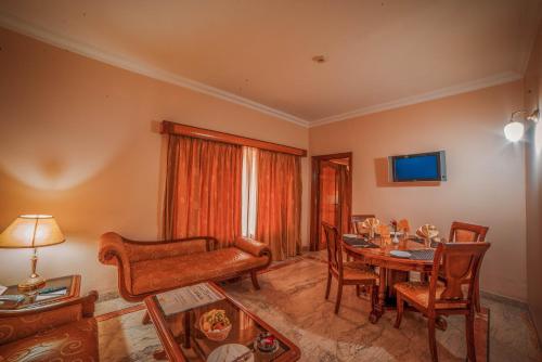 Un lugar para sentarse en Raj Park Hotel Chennai