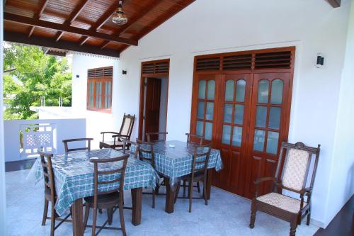 Gallery image of Aken villa in Hikkaduwa