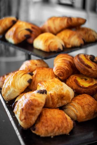 ホテルの敷地内または近くでの食事または食べ物