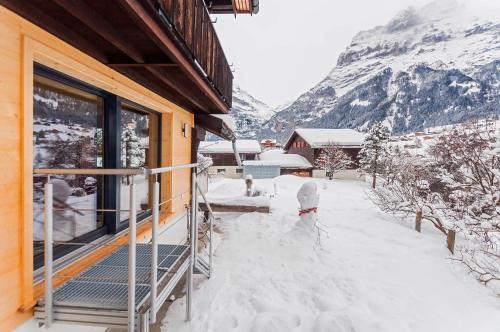 Chic Alpine Apartment for 5 - Perfect for skiers