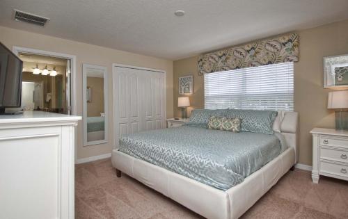 Cama ou camas em um quarto em Dog Friendly Townhome W Splashpool-3202Pp
