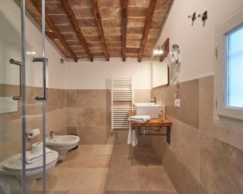 Suites Cavour 34 by 360Rentals tesisinde bir banyo