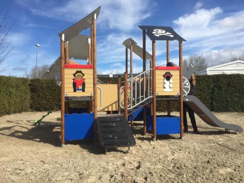 Sân chơi trẻ em tại Camping Caravaning Les Cerisiers Berck sur mer
