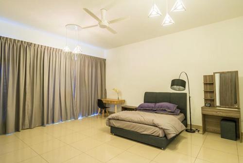 תמונה מהגלריה של 4-Bedrm ensuite family friendly house near Aeon Bukit Indah בג'והור בהרו