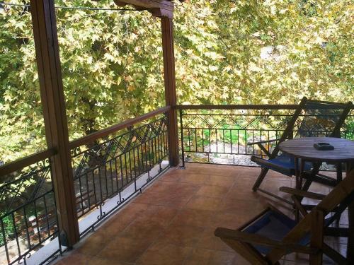 Un balcón o terraza en Guesthouse Kalypso