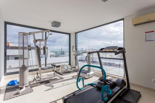 Lagos Marina apartment with pool & gym
