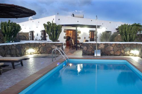 El Caserío de Güime Villa con Piscina Climatizada, San ...