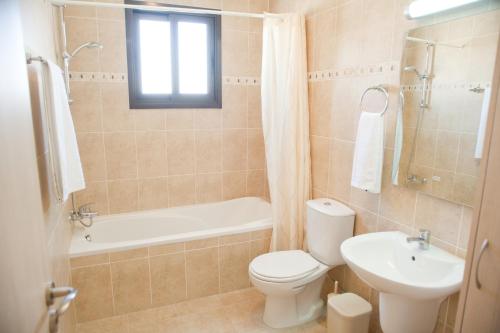 A bathroom at Blue Serenity Complex