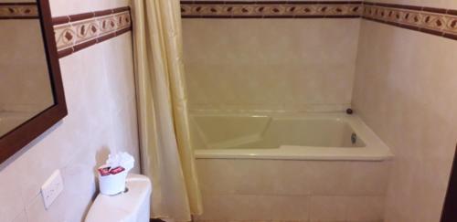 Ένα μπάνιο στο Hotel D' Oscar