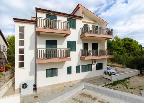 Fotografie z fotogalerie ubytování Apartments Karmen I v Primoštenu
