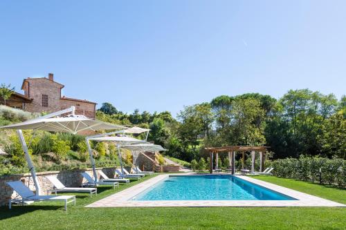 Bazén v ubytování Borgo Giorgione nebo v jeho okolí