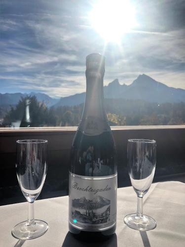 Ein allgemeiner Bergblick oder ein Berglick von des Hotels aus